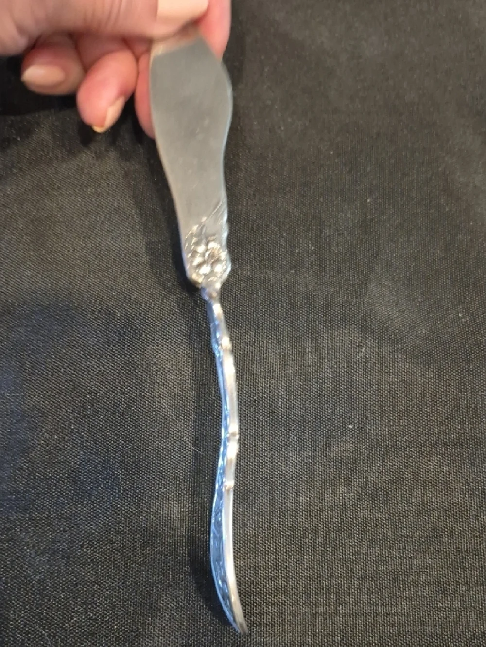 Oxford Silver Plate Narcissus  Butter Knife with Decorative Handle
